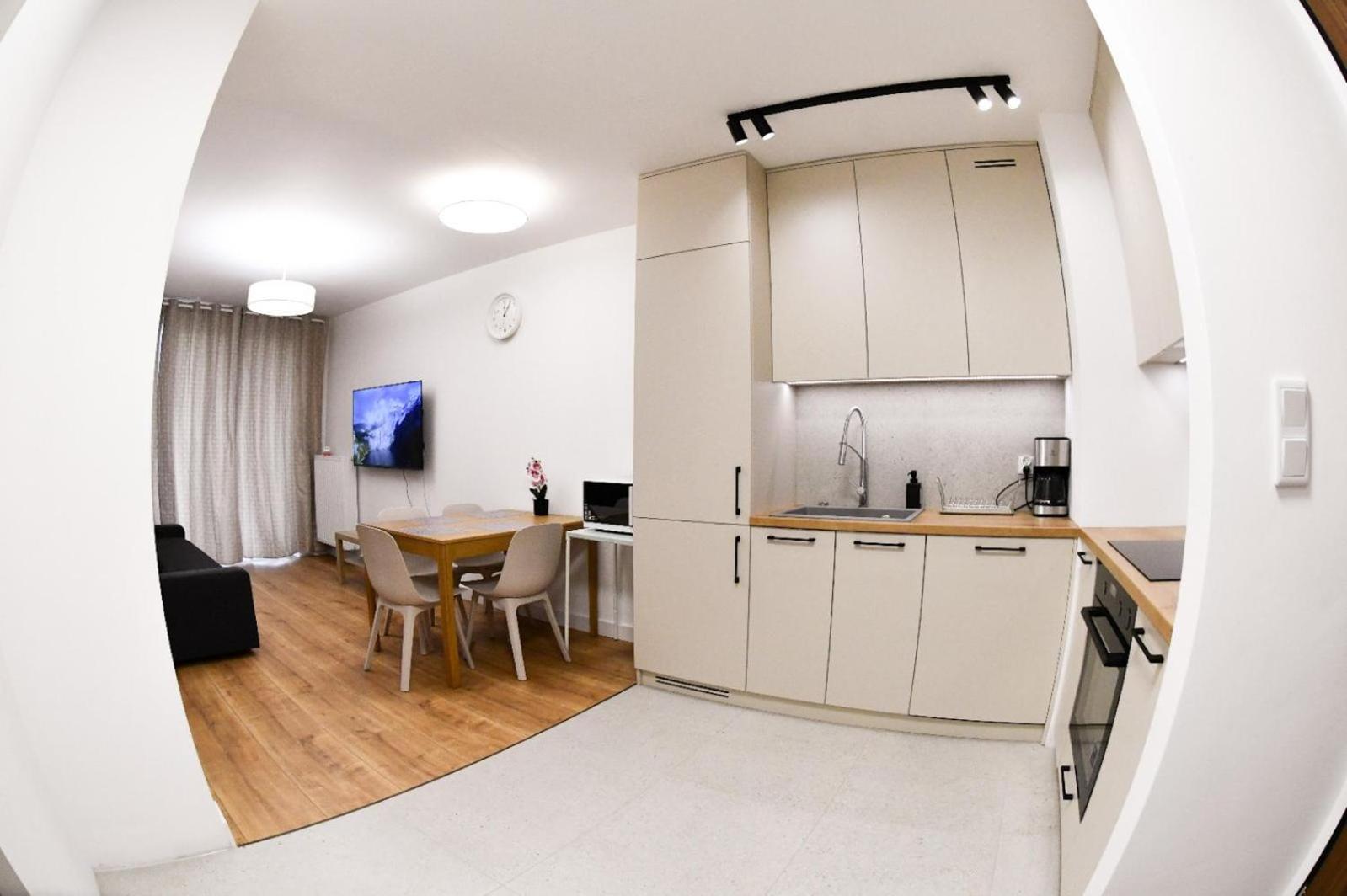 Elegant Two-Room Apartment, Sleeps 4, Near Turon Arena, With Balcony Krakow Exterior photo