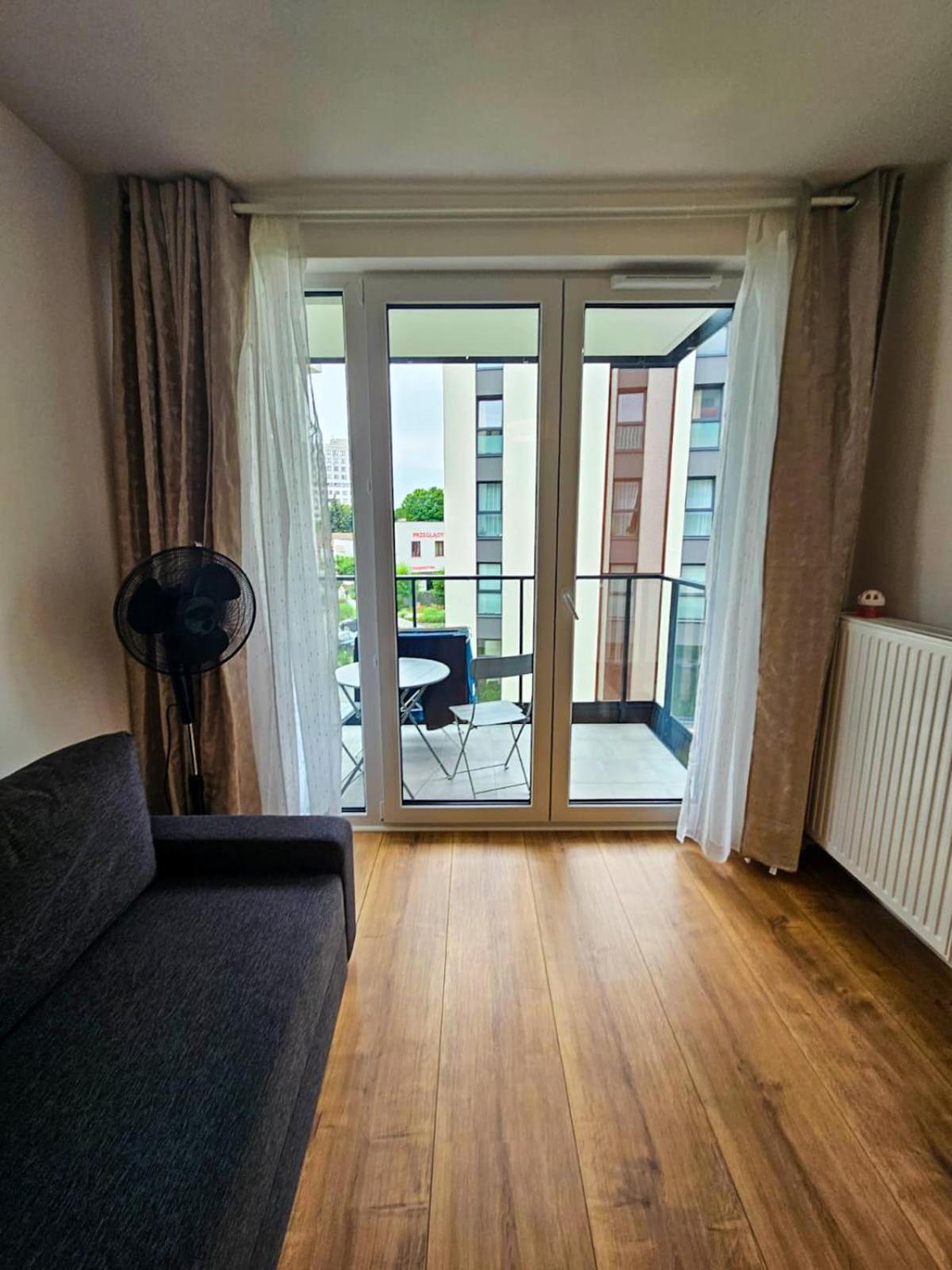 Elegant Two-Room Apartment, Sleeps 4, Near Turon Arena, With Balcony Krakow Exterior photo