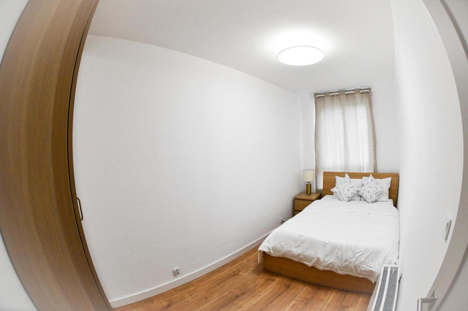 Elegant Two-Room Apartment, Sleeps 4, Near Turon Arena, With Balcony Krakow Exterior photo
