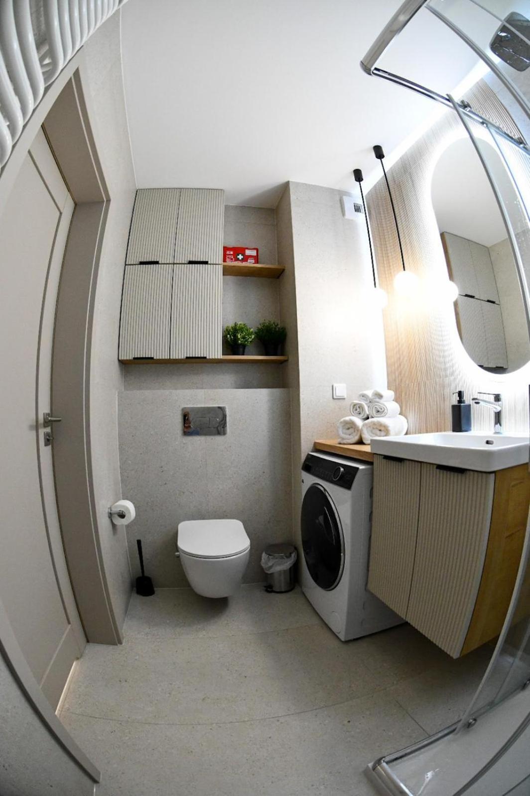 Elegant Two-Room Apartment, Sleeps 4, Near Turon Arena, With Balcony Krakow Exterior photo
